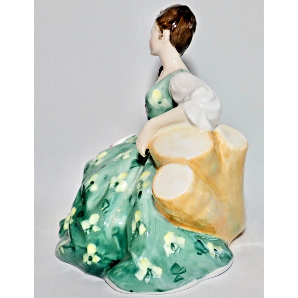 Royal Doulton England Elyse" HN 2474 Bone China Figurine England UK 1971" 5 3/4" - Picture 11 of 14